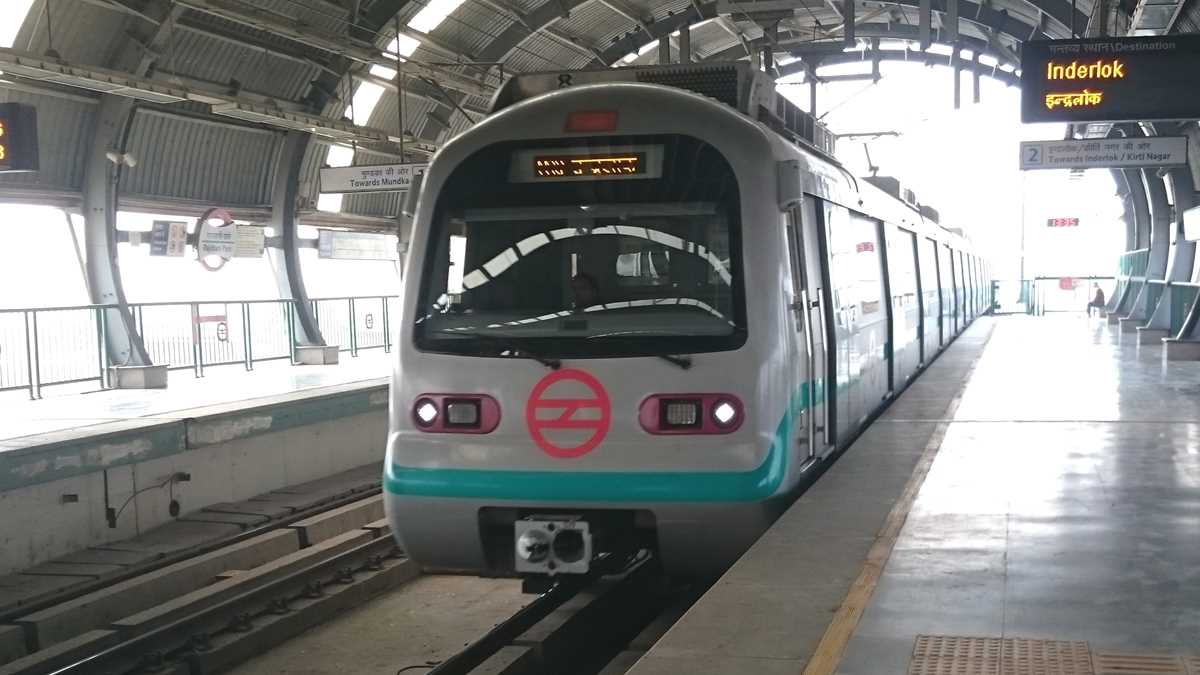 विरोध के चलते दिल्ली मेट्रो ने दो स्टेशनों के प्रवेश-निकास द्वार बंद किए